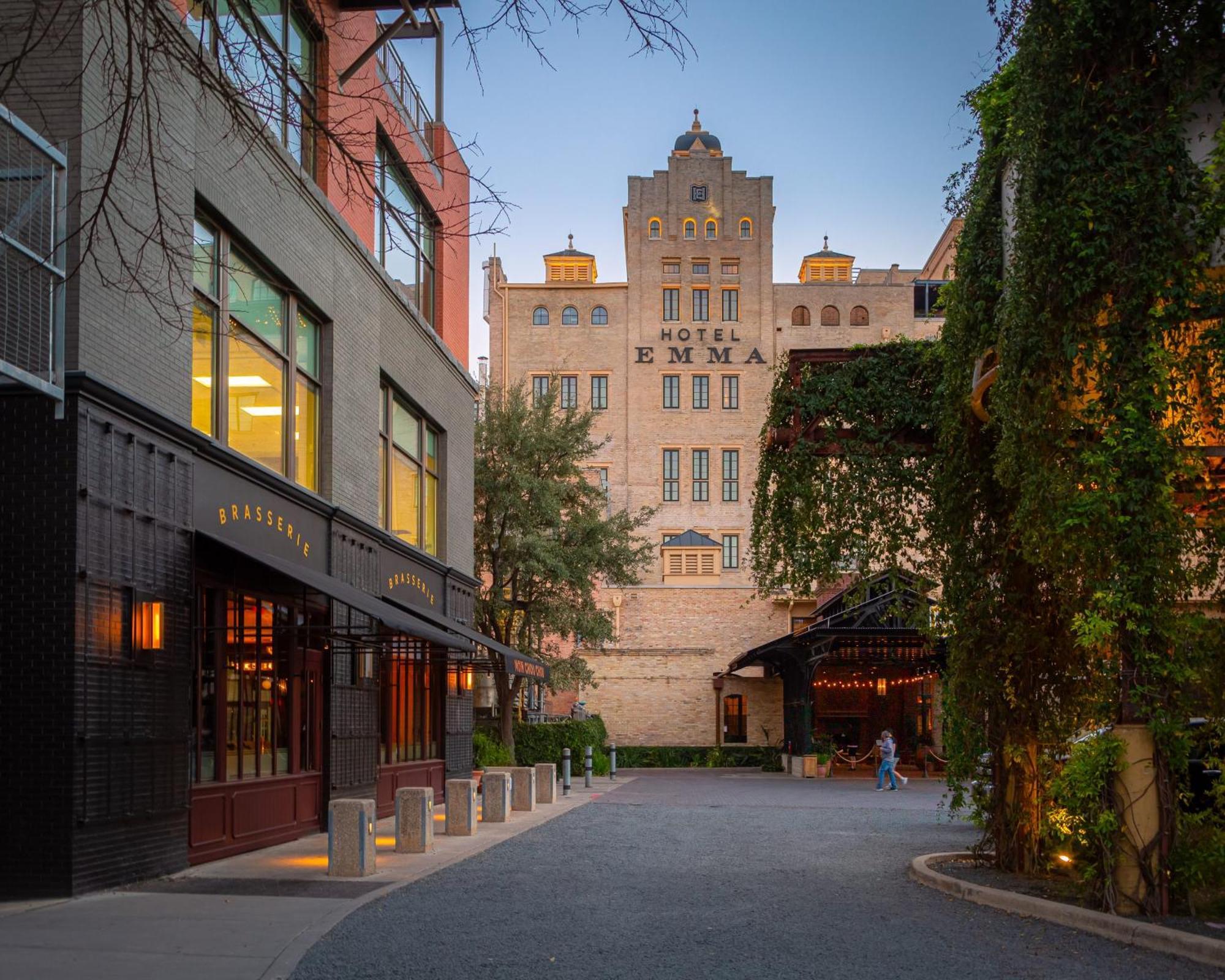 Hotel Emma At Pearl On The Riverwalk Сан Антонио Екстериор снимка