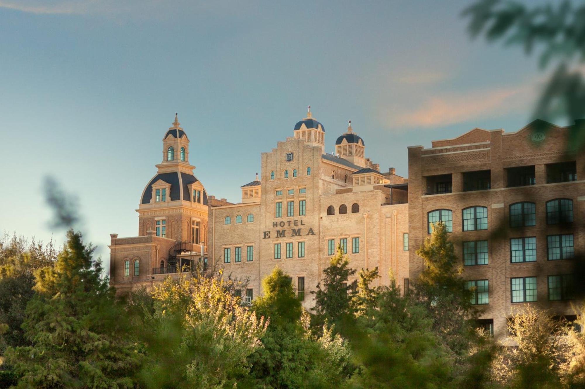 Hotel Emma At Pearl On The Riverwalk Сан Антонио Екстериор снимка